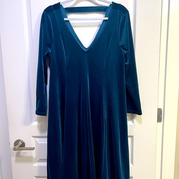 TORRID Mini Velvet Fluted Dress Size 0 - Picture 6 of 8
